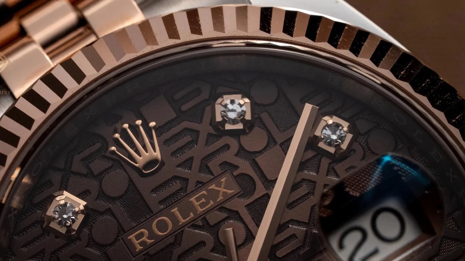 Cận cảnh Rolex Datejust 36 Ref. 126231 mặt vi tính chocolate cọc kim cương