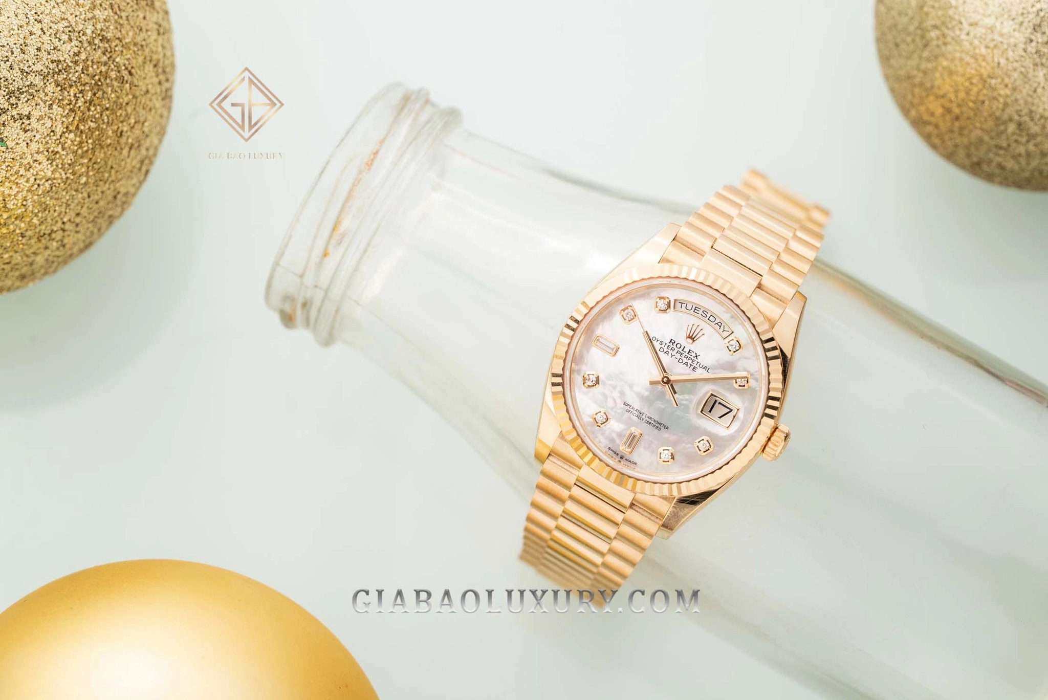 Đồng Hồ Rolex Day-Date 36 128238 Mặt Số Vỏ Trai Trắng