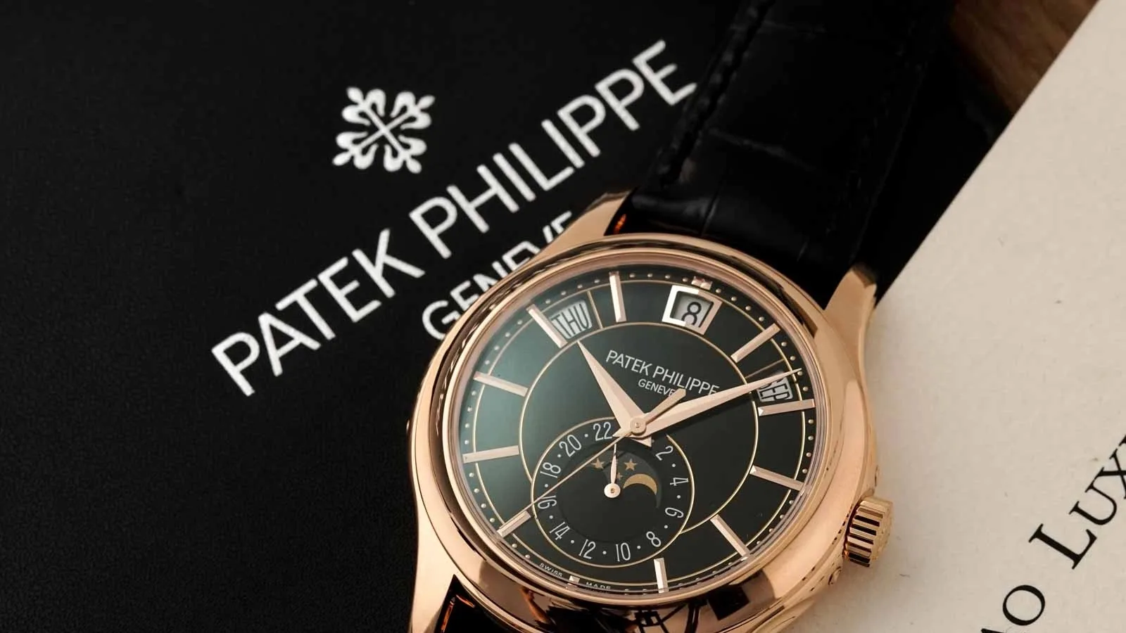 Patek Philippe Ref. 5205R bằng vàng hồng trước khi kiểm tra dịch vụ