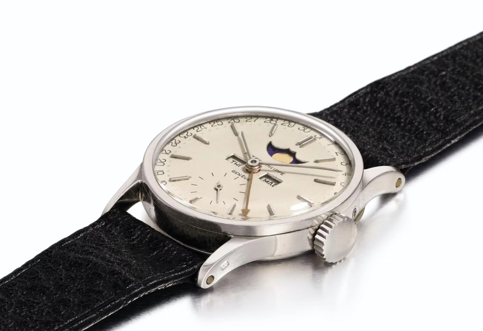 Góc nghiêng Patek Philippe Calatrava 96 bằng bạch kim