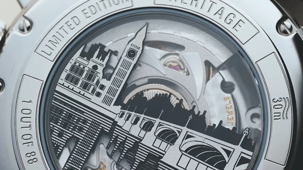 Đáy kính khắc đường chân trời London của Carl F. Bucherer