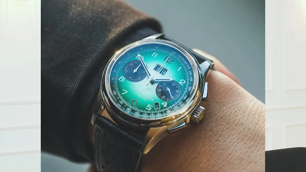 Carl F. Bucherer Heritage BiCompax 41 mm trên cổ tay