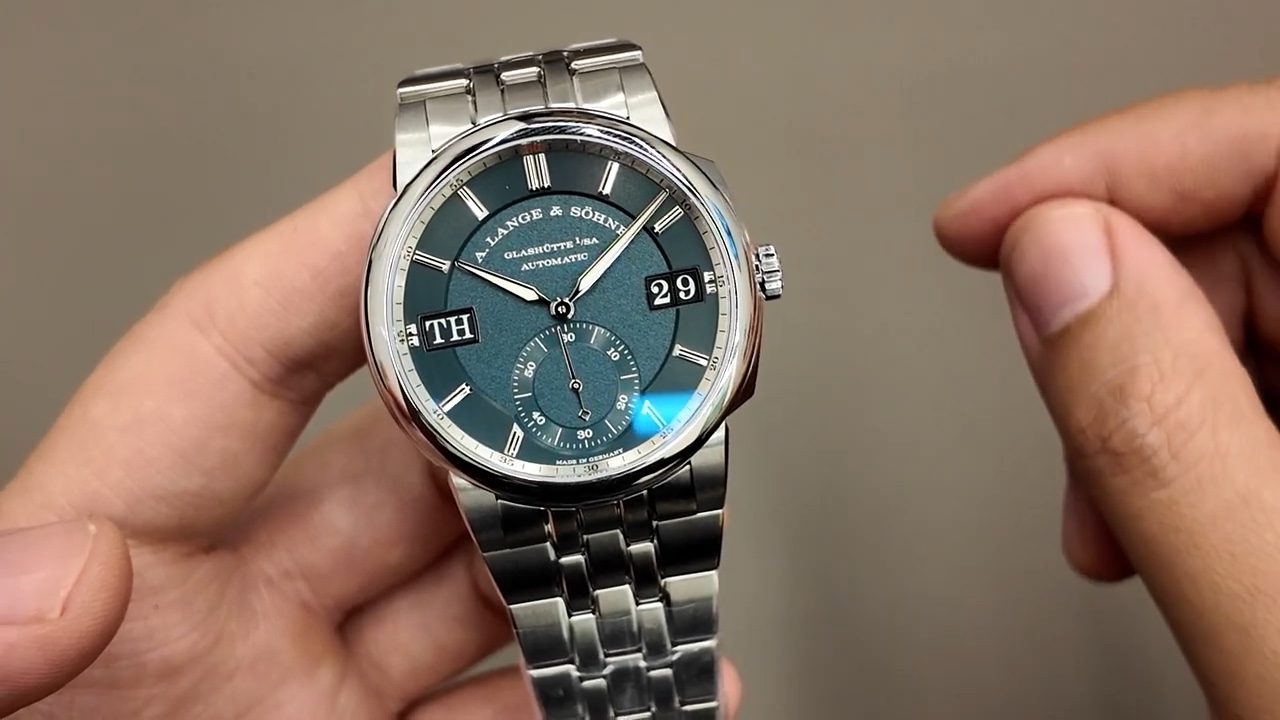 A. Lange & Söhne Odysseus 363.179 thép nhìn chính diện
