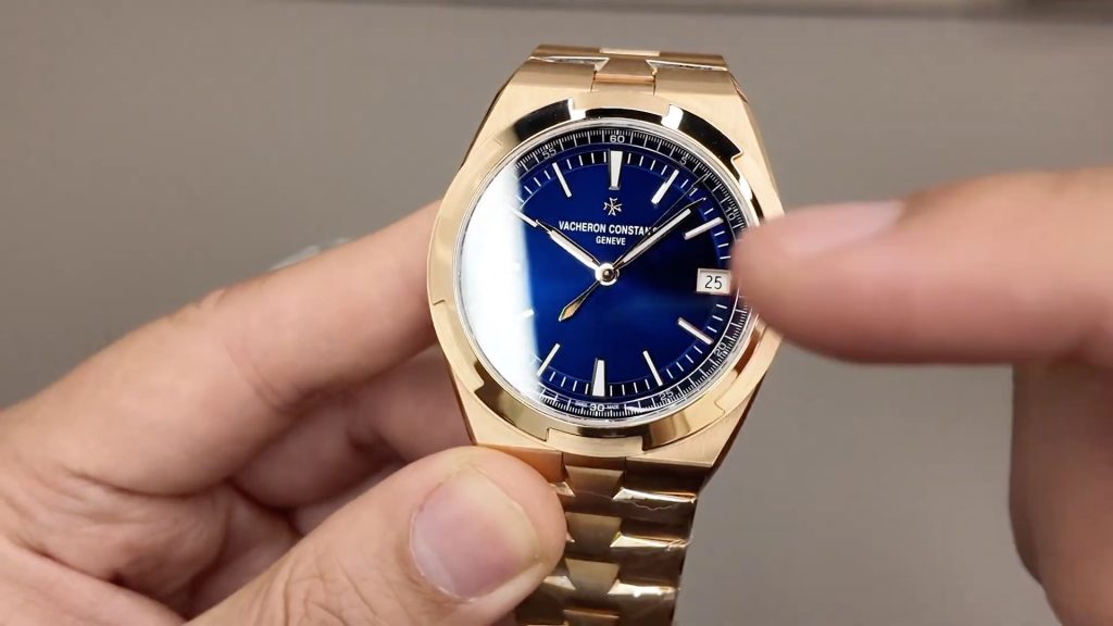 Vacheron Constantin Overseas 4520V vàng hồng mặt xanh
