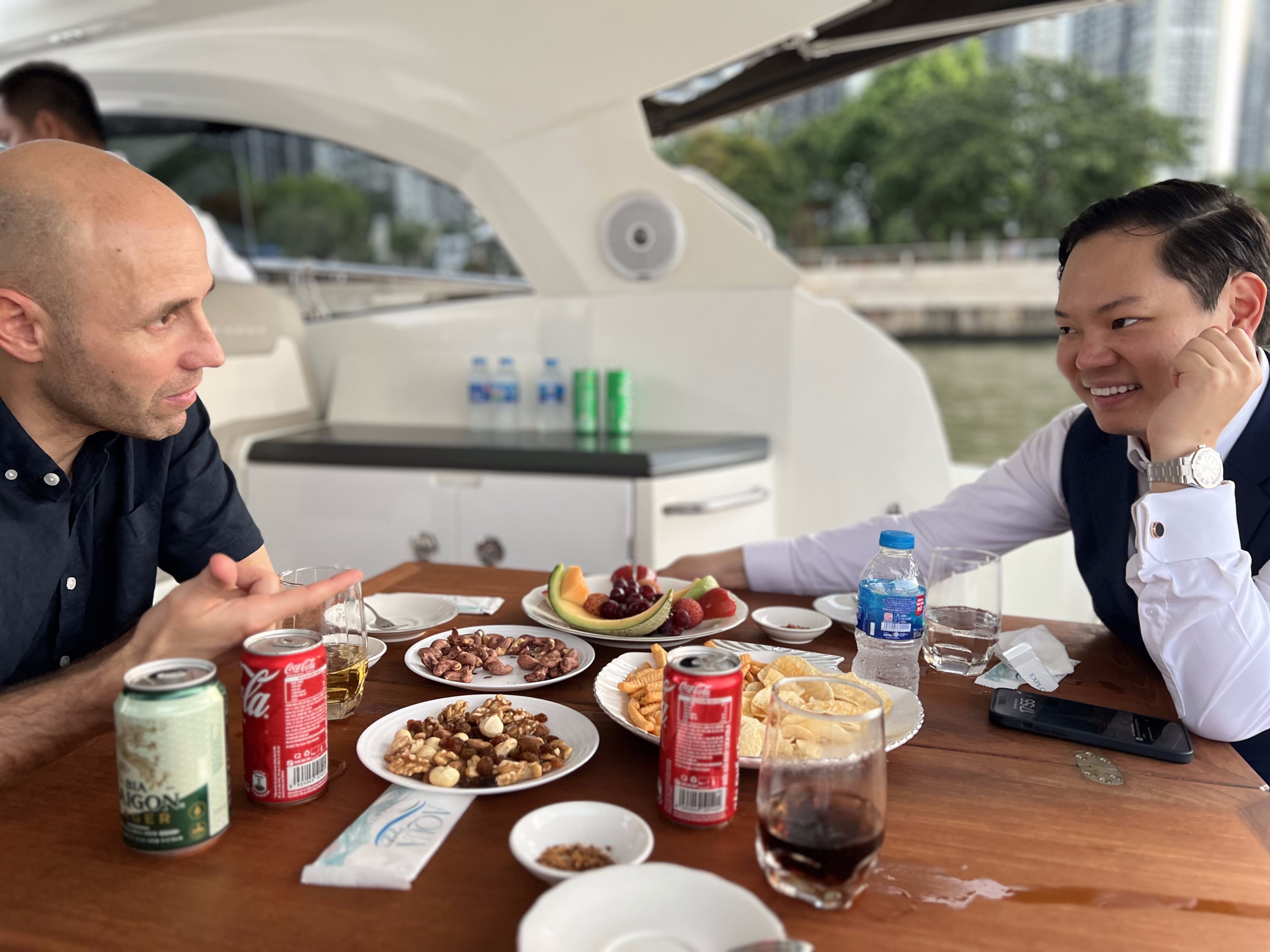 Stefan và Kim cùng Gia Bảo tại Thành phố Hồ Chí Minh