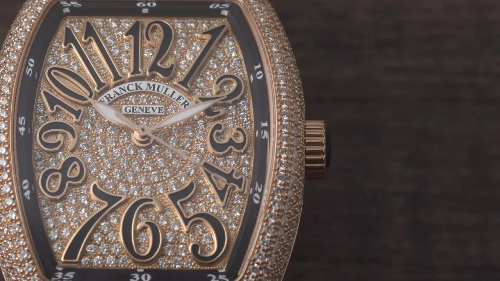 Mặt trước Franck Muller Vanguard V 35 nạm kim cương