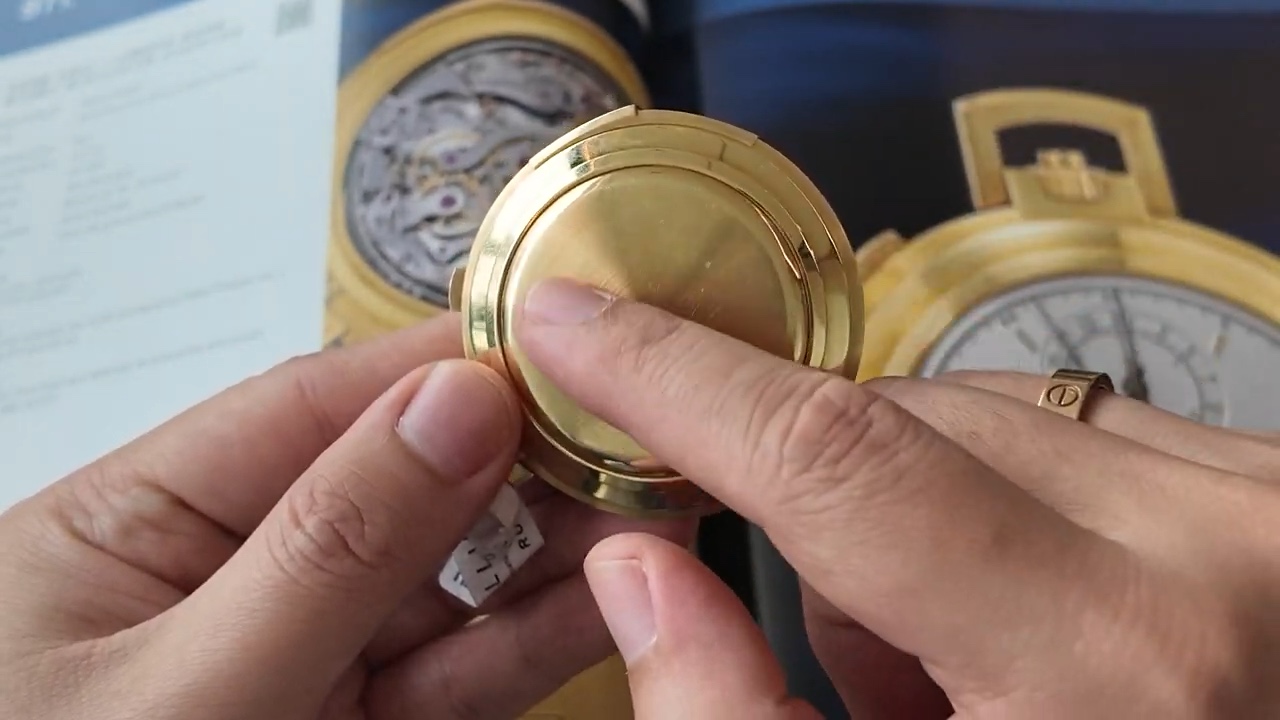 Nắp lưng vàng Patek Philippe Ref. 850