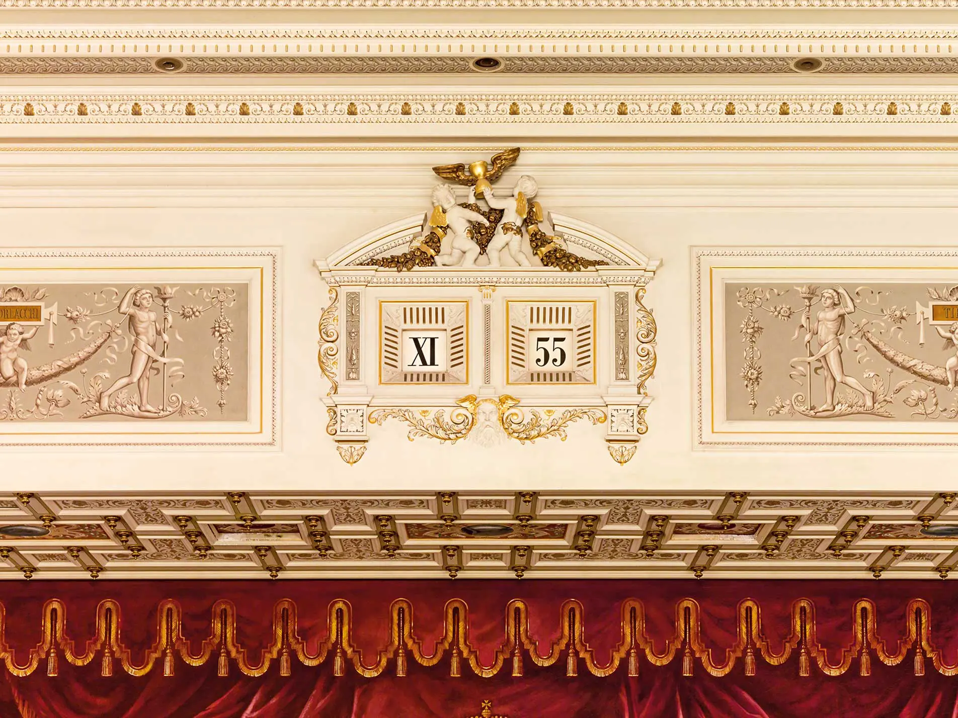 Ô lịch với cảm hứng từ chiếc “đồng hồ 5 phút” của Semper Opera Gia Bao Alange Sohne Big Date 