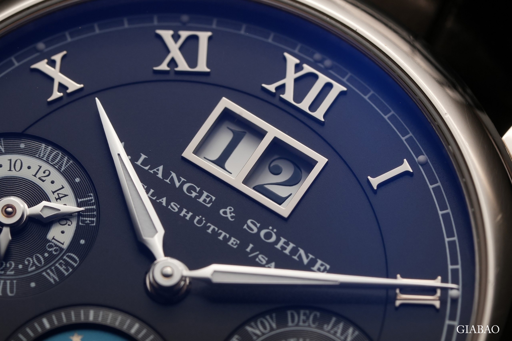 Cửa sổ Big Date trên Langematik Perpetual