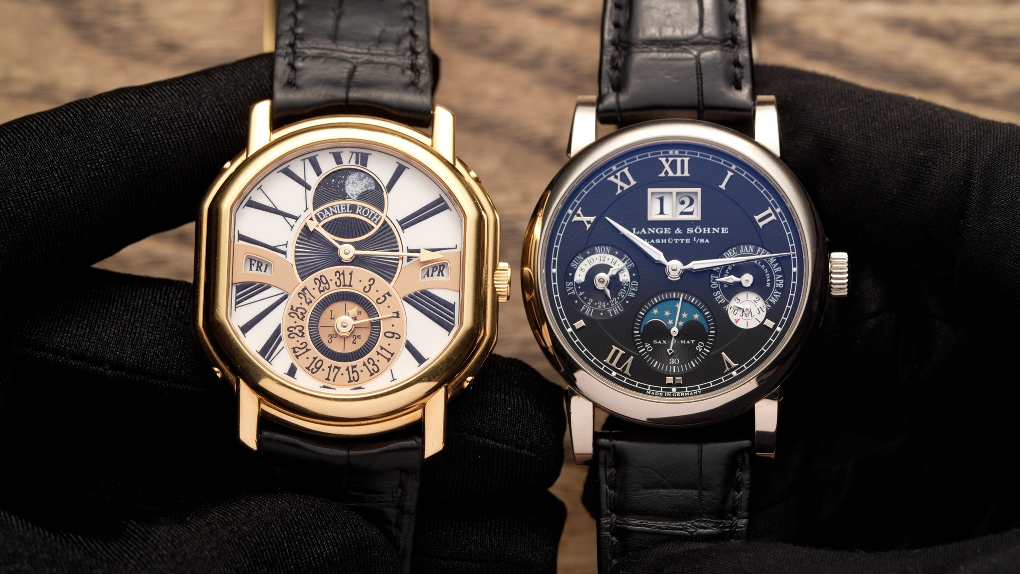 A. Lange 310.026 và Daniel Roth 118.X.40