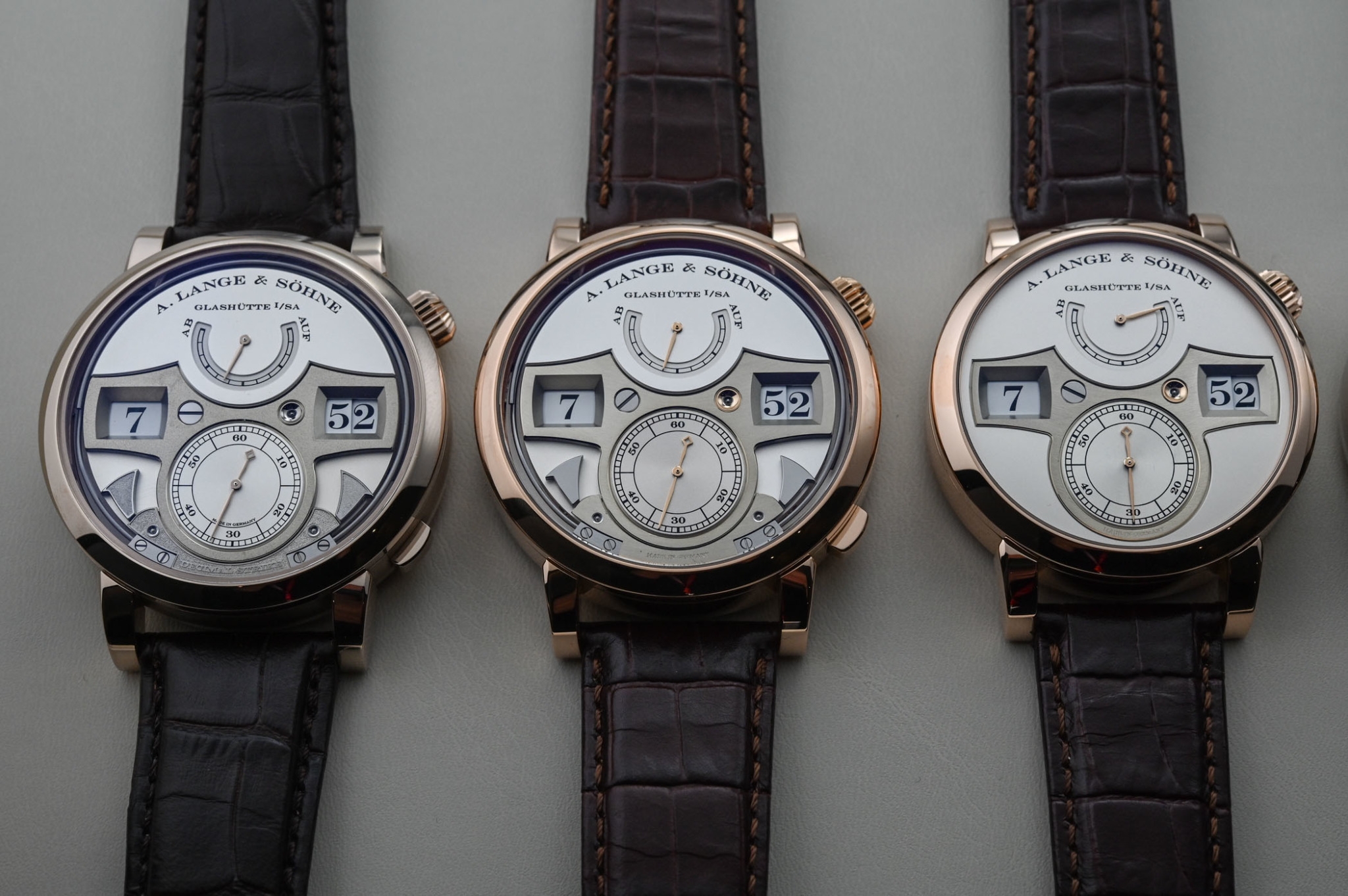 A. Lange & Söhne Zeitwerk Date: lịch vòng ngoại vi: Ba biến thể vỏ của Zeitwerk Date