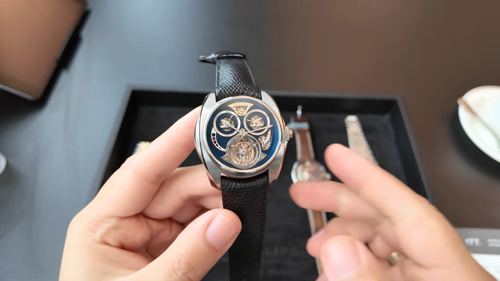 Akrivia AK01 titanium mặt số xanh