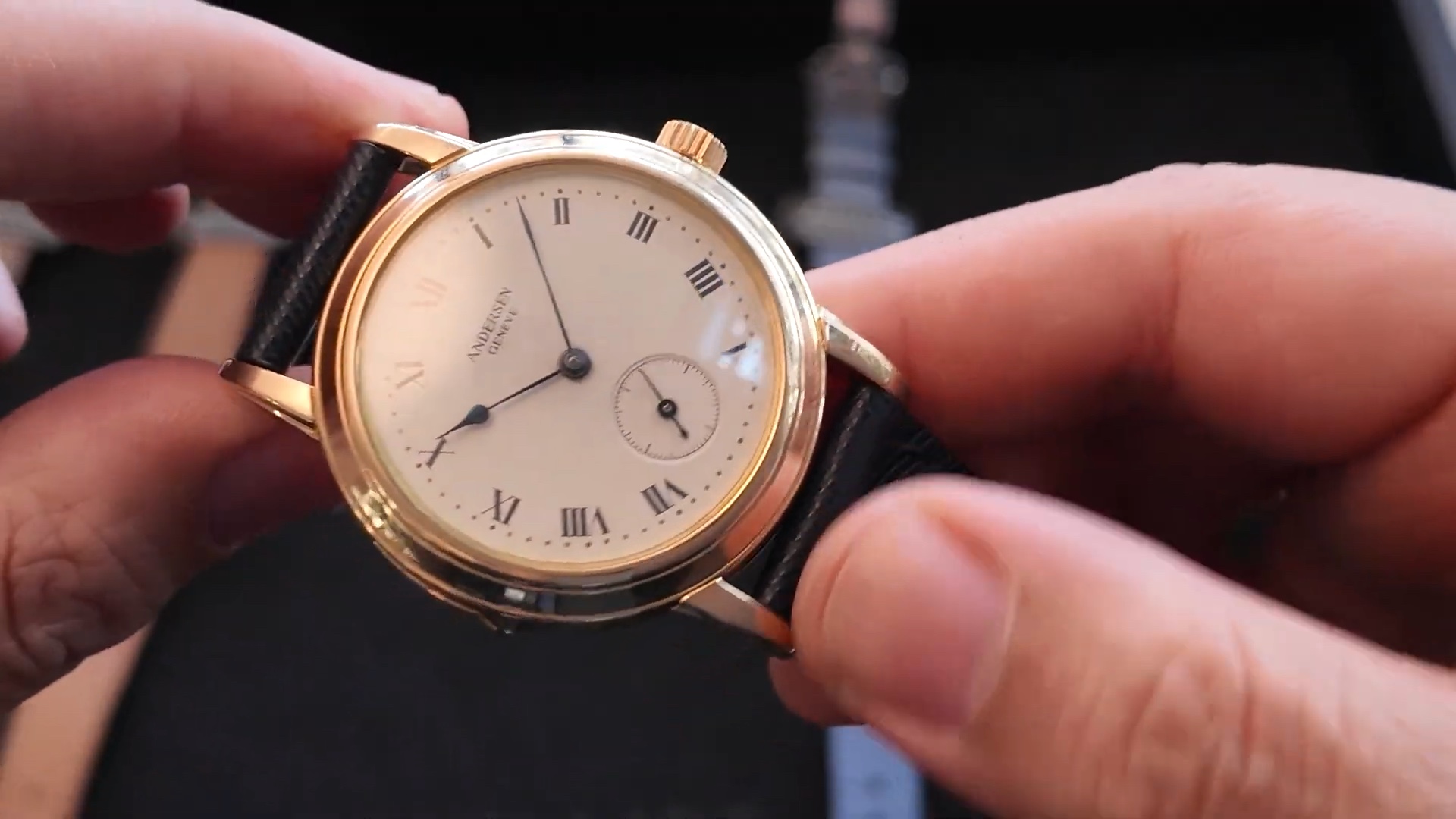 Vỏ vàng hồng và càng vỏ Andersen Genève Ref. 465 trong video Gia Bảo
