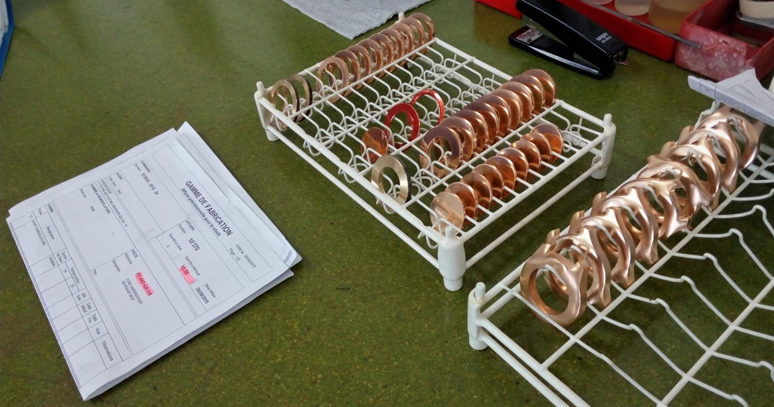 Andersen Genève: quy trình đặt đồng hồ bespoke: Các chi tiết vỏ đang chờ hoàn thiện