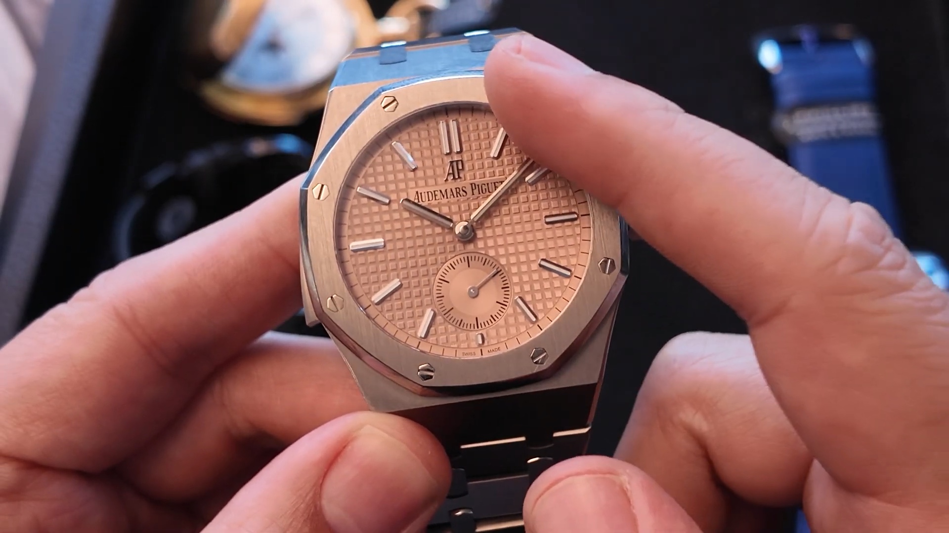 Audemars Piguet 26591TI trên cổ tay