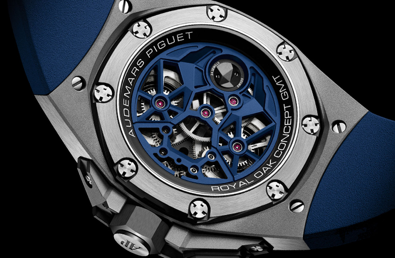 AP Royal Oak Concept Flying Tourbillon GMT 26589IO: bộ máy lộ cơ nhìn qua đáy sapphire