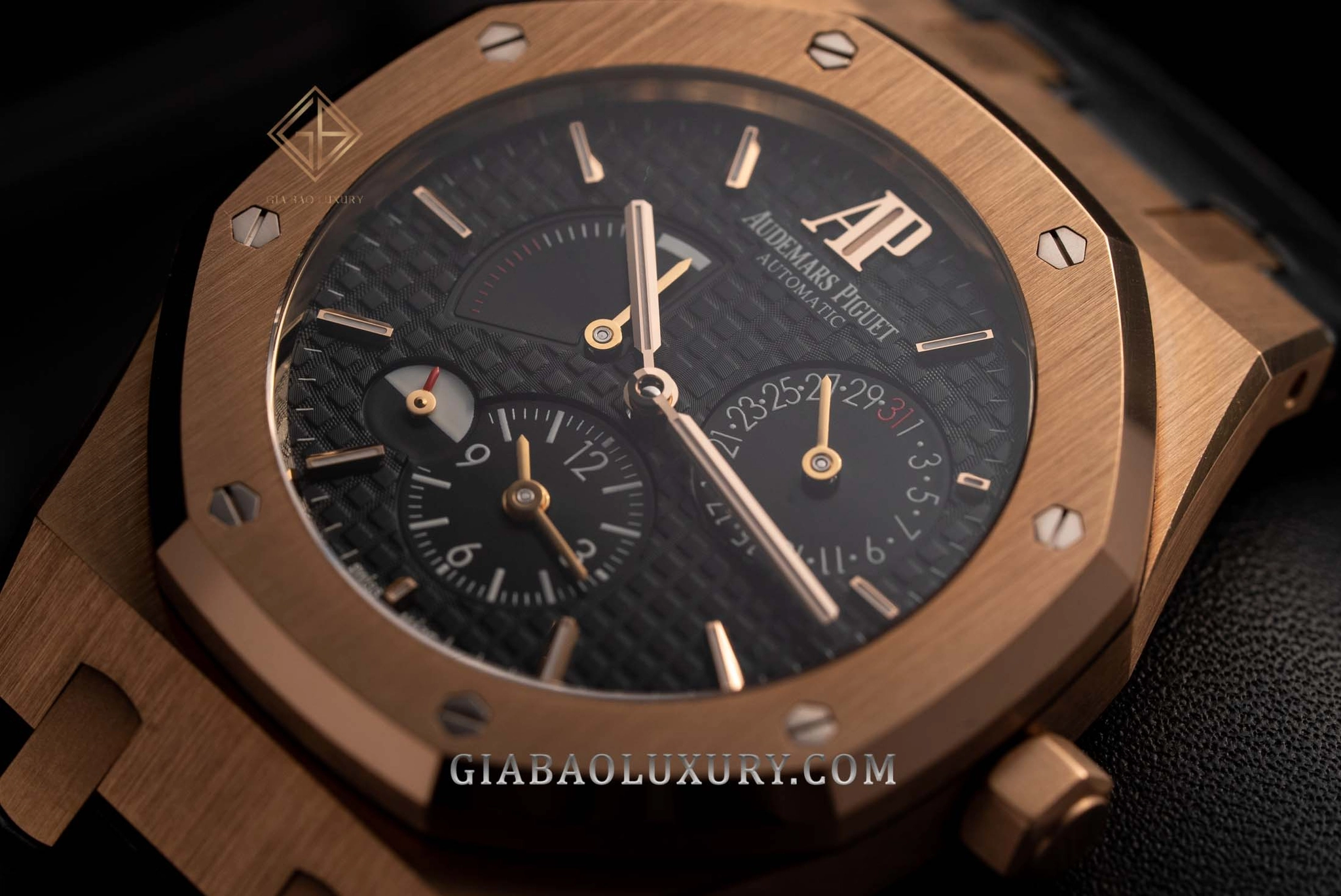 AP Royal Oak Dual Time 26120OR: bố cục lịch, báo cót và múi giờ thứ hai