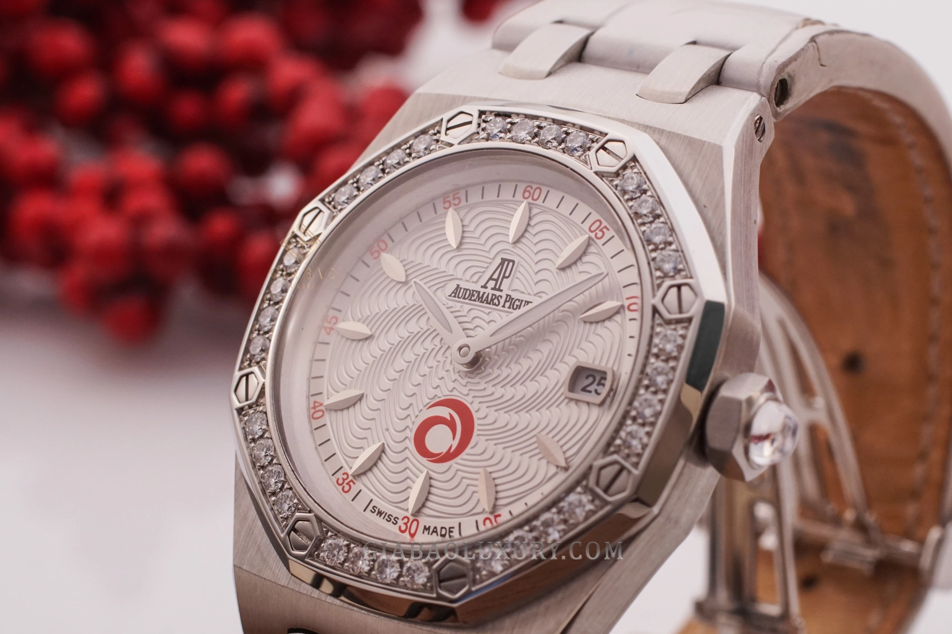 AP Royal Oak Lady Alinghi 67611ST: toàn cảnh Royal Oak Lady Alinghi