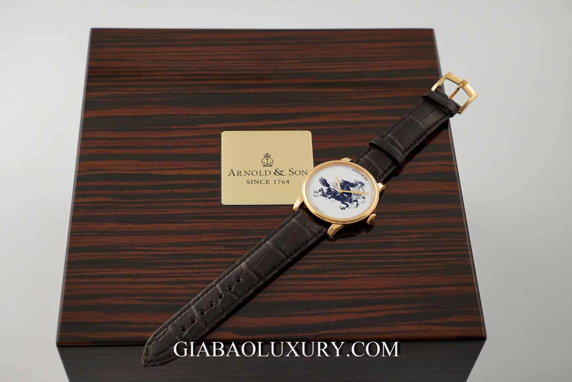 Arnold & Son HM Horses Set: tiểu họa trên mặt số: phiên bản mặt số trắng trong hộp đựng