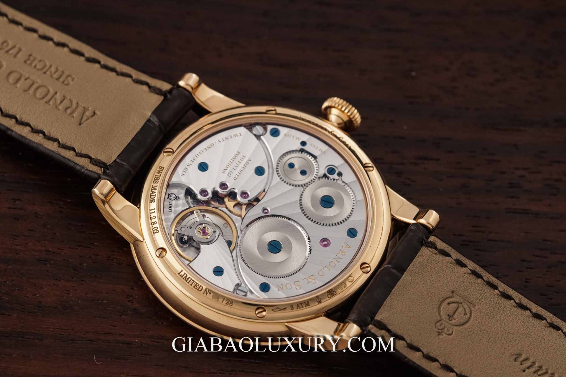 Arnold & Son HM Horses Set: tiểu họa trên mặt số: calibre lên cót tay A&S1001