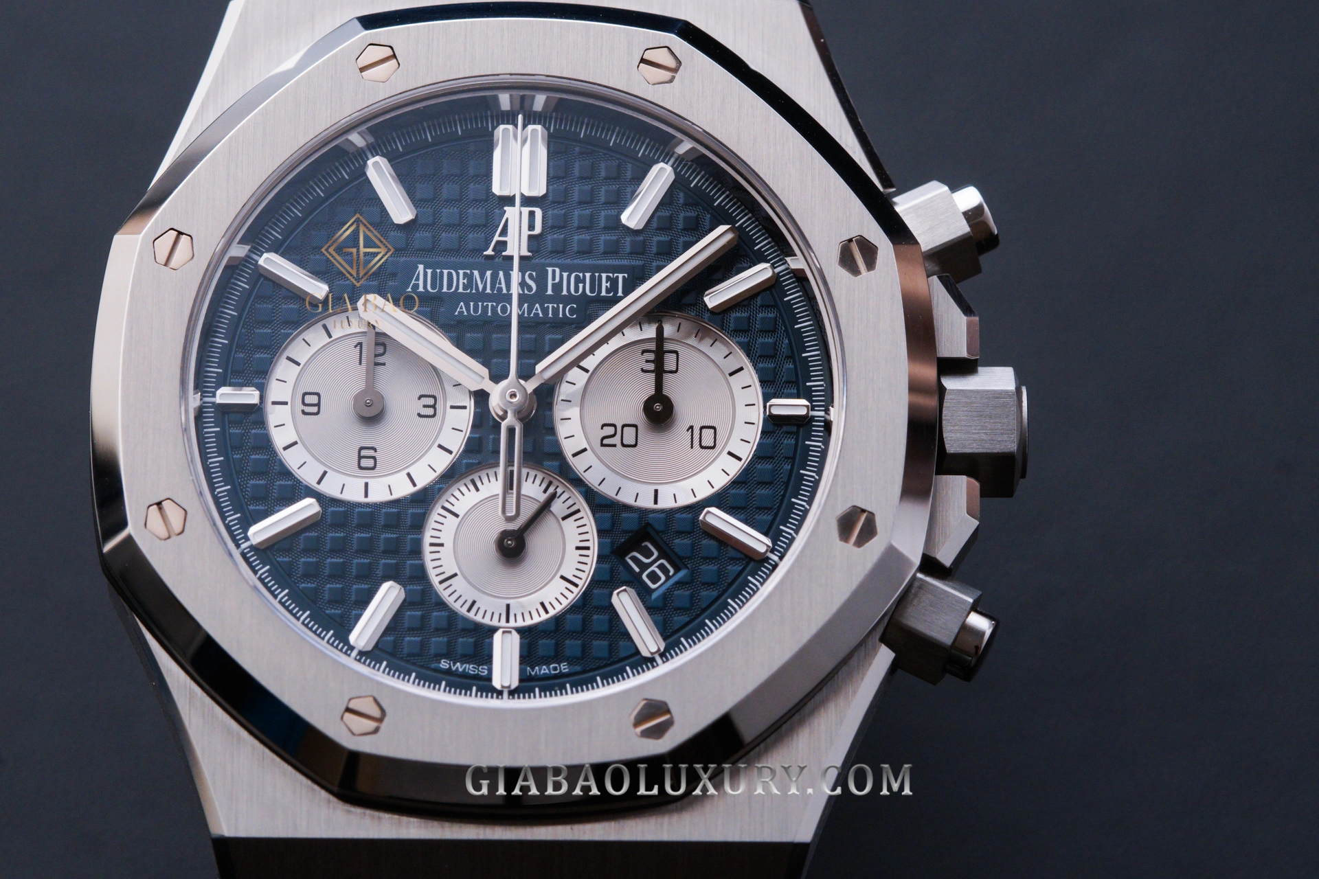 Royal Oak 26331ST và Rolex Daytona 116509: mặt xanh Grande Tapisserie của Royal Oak Chronograph 26331ST