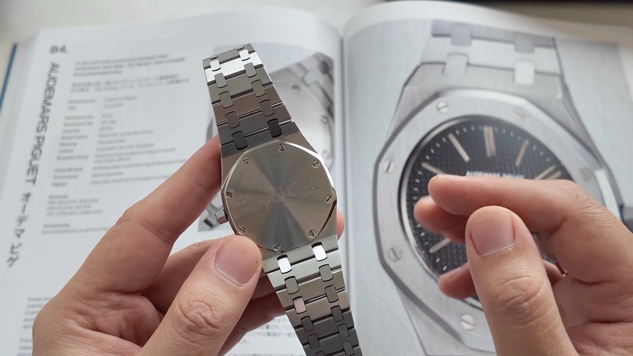 Đáy liền không có số series nhỏ của Royal Oak 5402