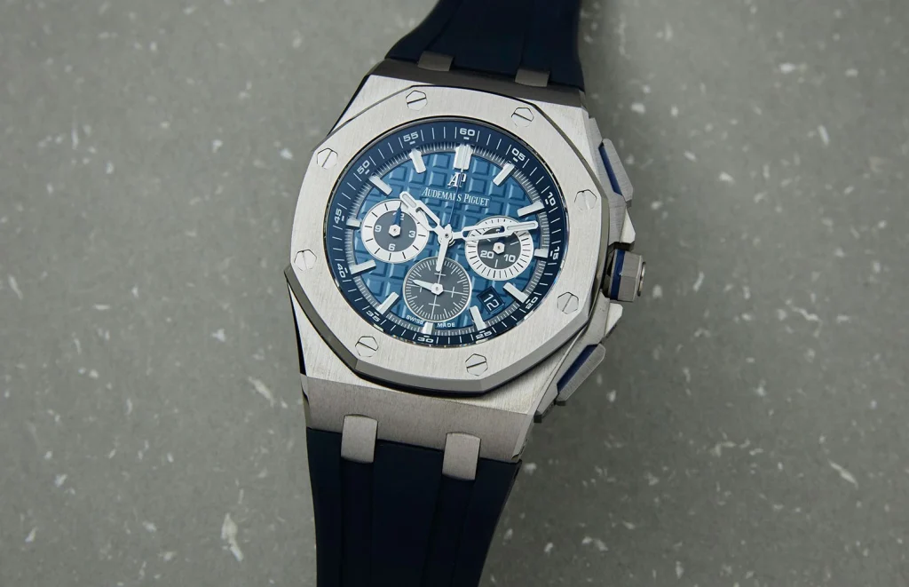 Royal Oak Offshore 42 mm: từ 26470ST đến 26480TI: Royal Oak Offshore 26480TI bằng titanium nhìn chính diện