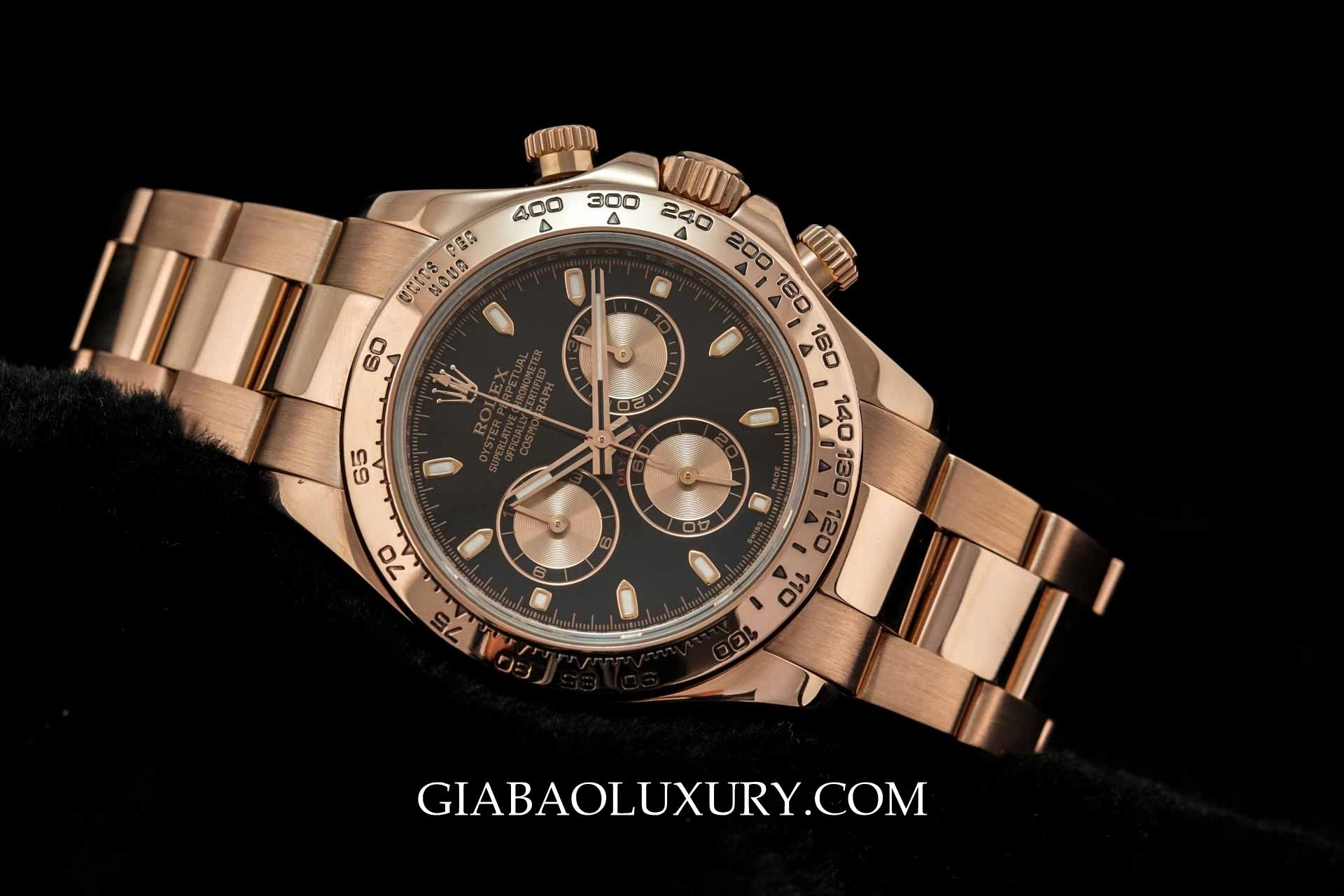 Royal Oak Offshore 26401RO và Rolex Daytona 116505: hai cách làm chronograph — ảnh chi tiết 03