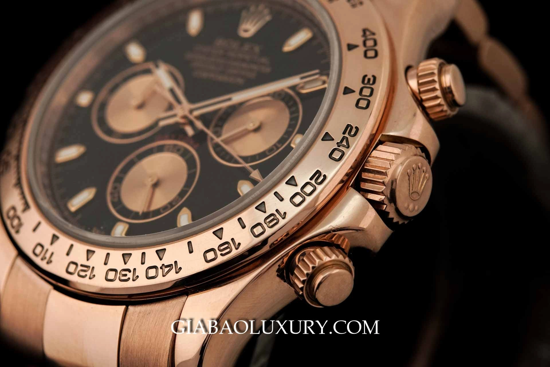 Royal Oak Offshore 26401RO và Rolex Daytona 116505: hai cách làm chronograph — ảnh chi tiết 07
