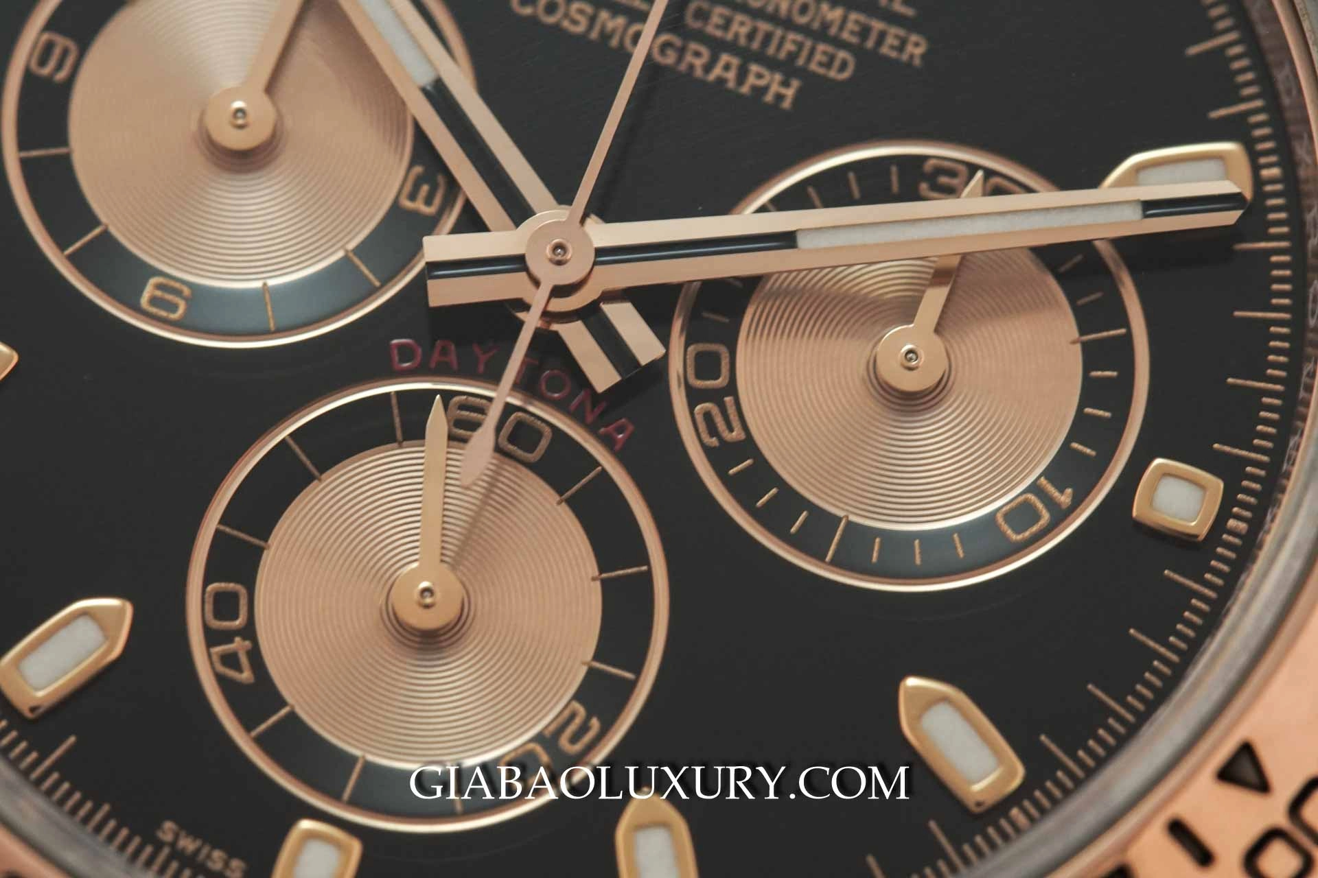 Royal Oak Offshore 26401RO và Rolex Daytona 116505: hai cách làm chronograph — ảnh chi tiết 10