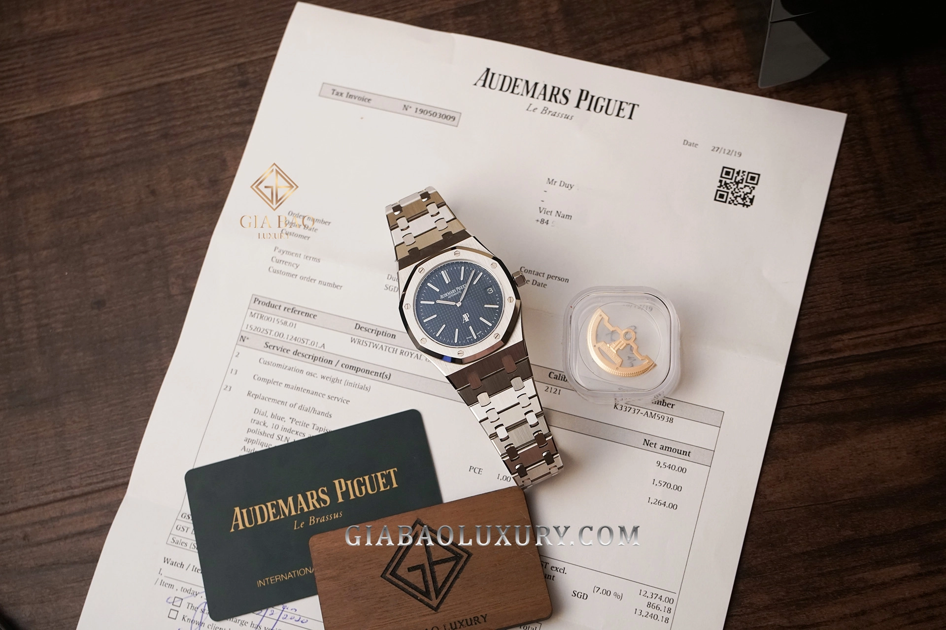 Audemars Piguet Royal Oak 15202ST cá nhân hóa rotor: Royal Oak 15202ST cùng tài liệu Audemars Piguet và rotor motif ngựa
