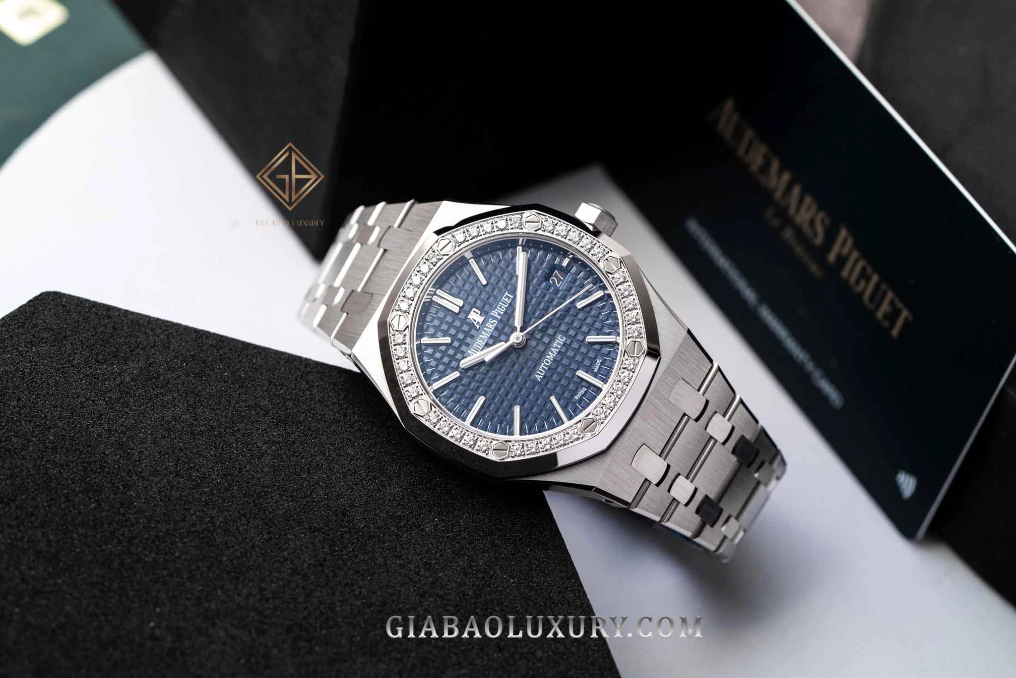 Audemars Piguet Royal Oak 15451ST 37 mm: toàn cảnh đồng hồ cùng hộp