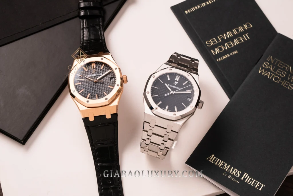 Royal Oak 15500ST và 15400ST khác nhau thế nào?: hai cấu hình Royal Oak Selfwinding nhìn chính diện