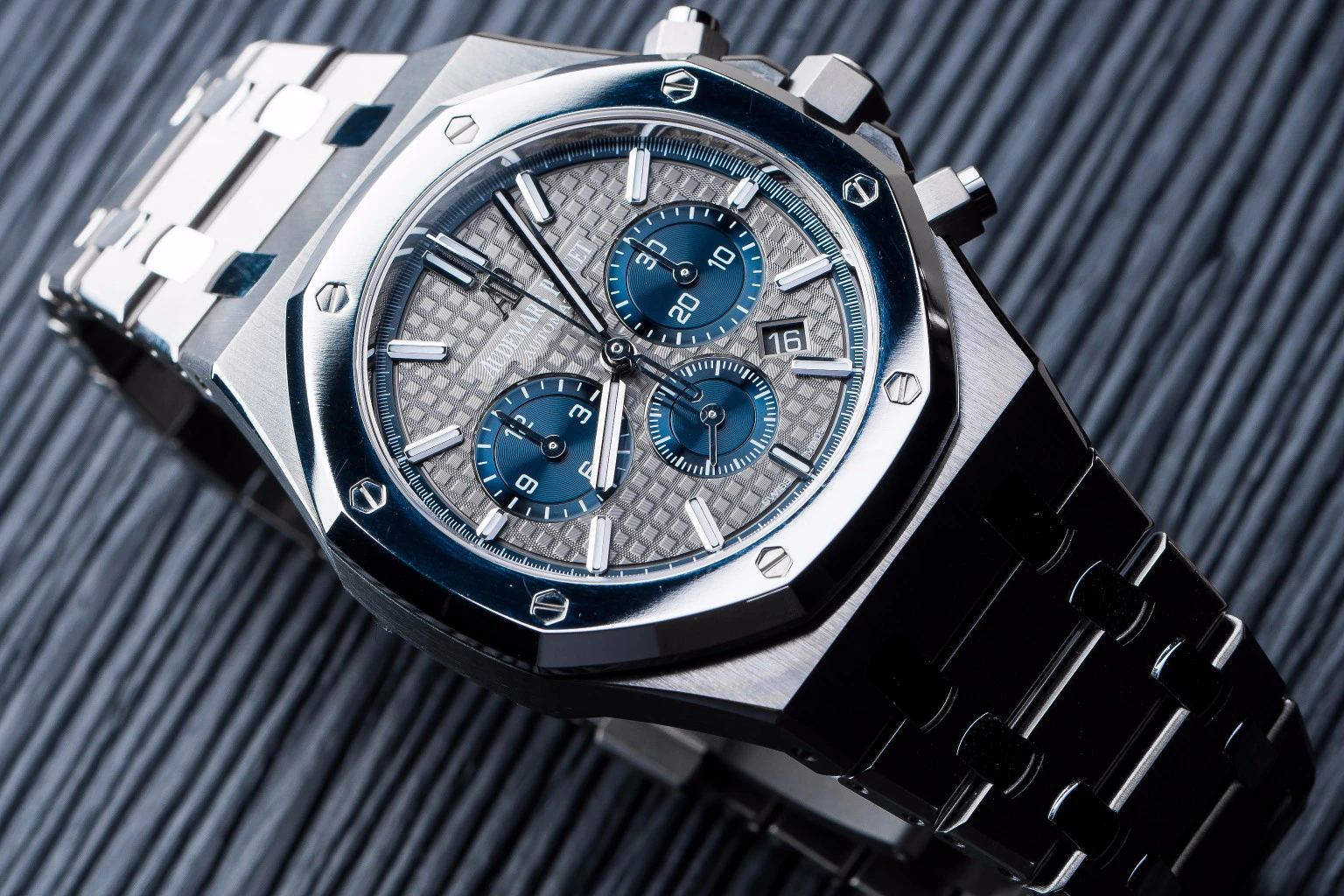 Royal Oak Chronograph: lịch sử và các thế hệ bộ máy: toàn cảnh Royal Oak Chronograph 41 mm
