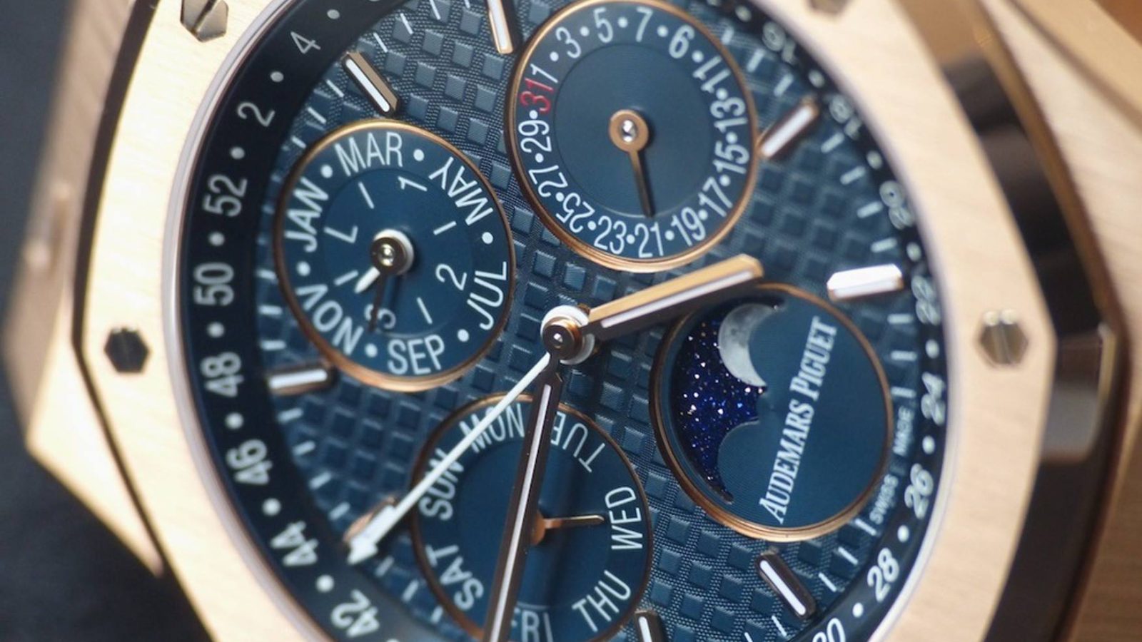 Royal Oak Perpetual Calendar: lịch sử từ Ref. 5554 đến 26579
