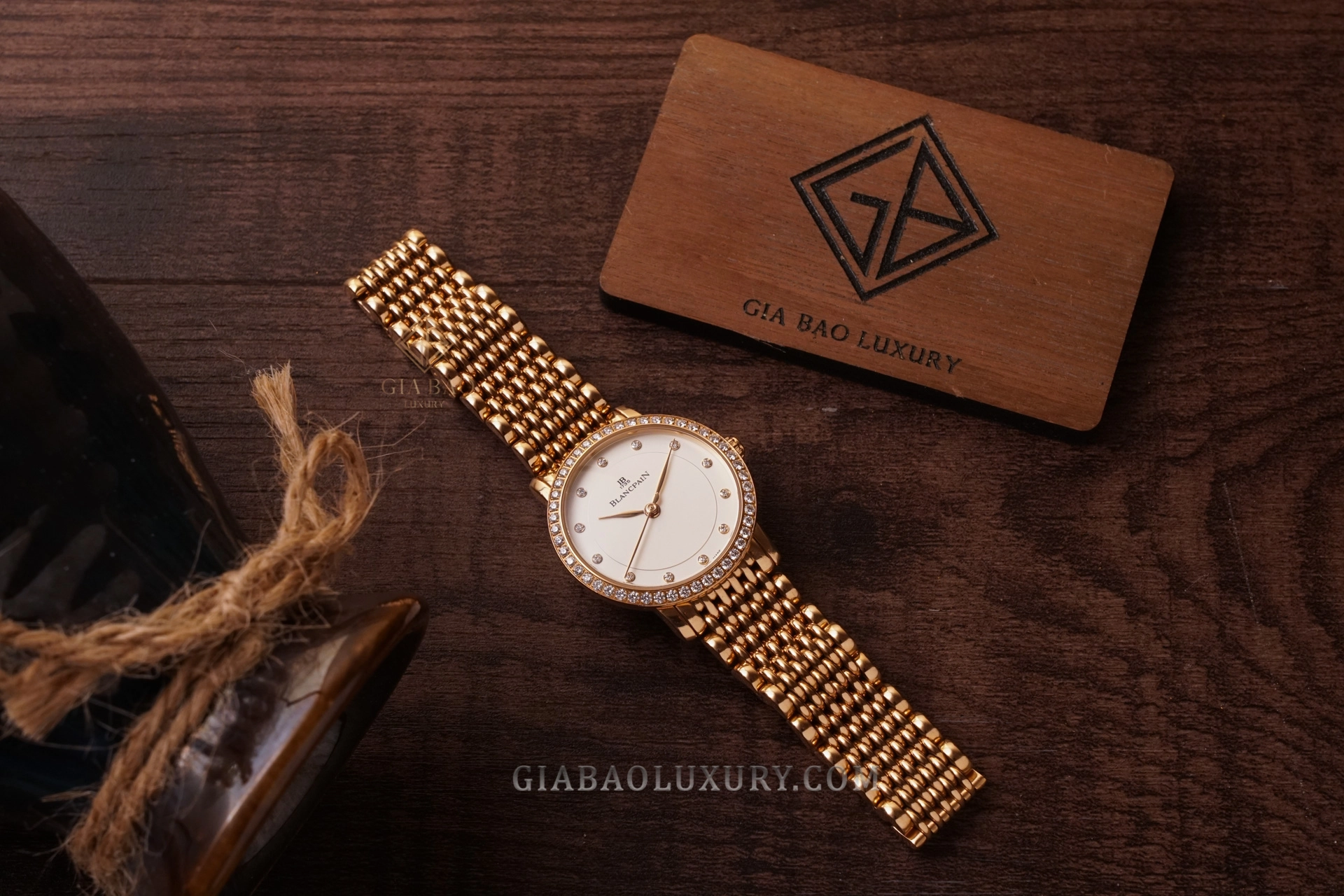 Blancpain Villeret Ultraplate 6102-2987A-MMB: Villeret Ultraplate 6102 với dây Milanese bằng vàng đỏ