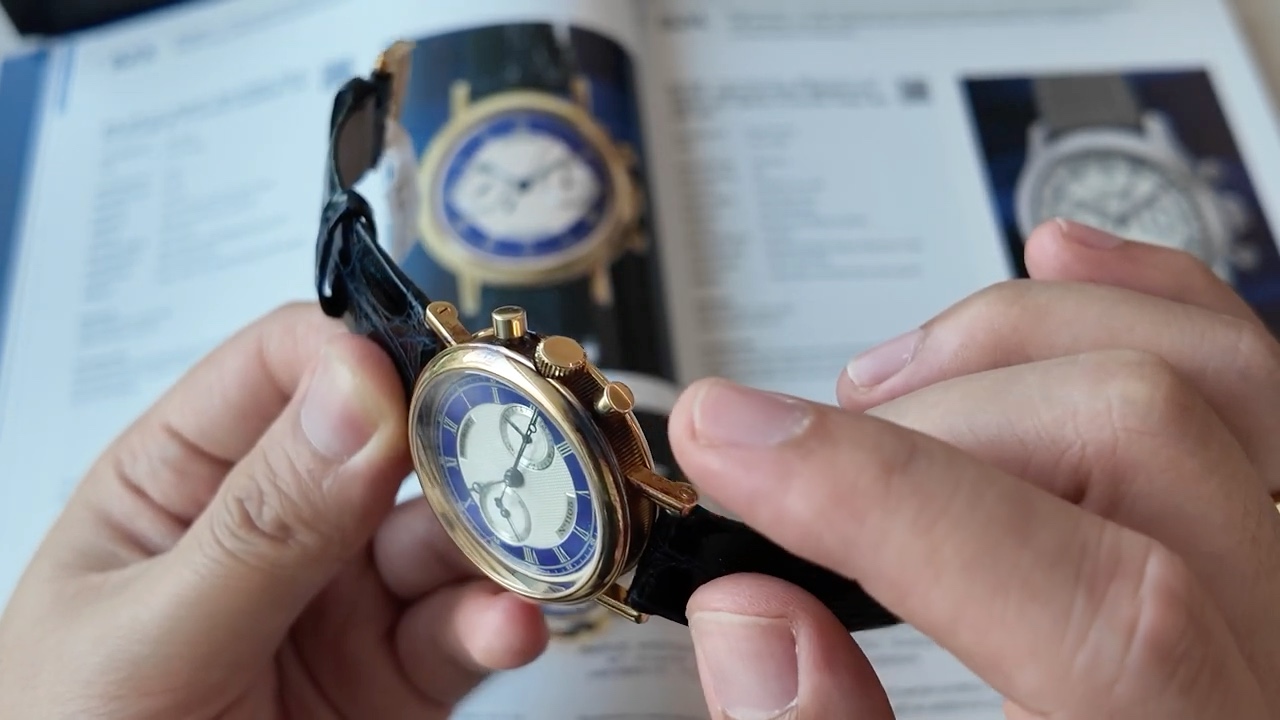Cạnh vỏ và hai nút bấm chronograph Breguet 3237