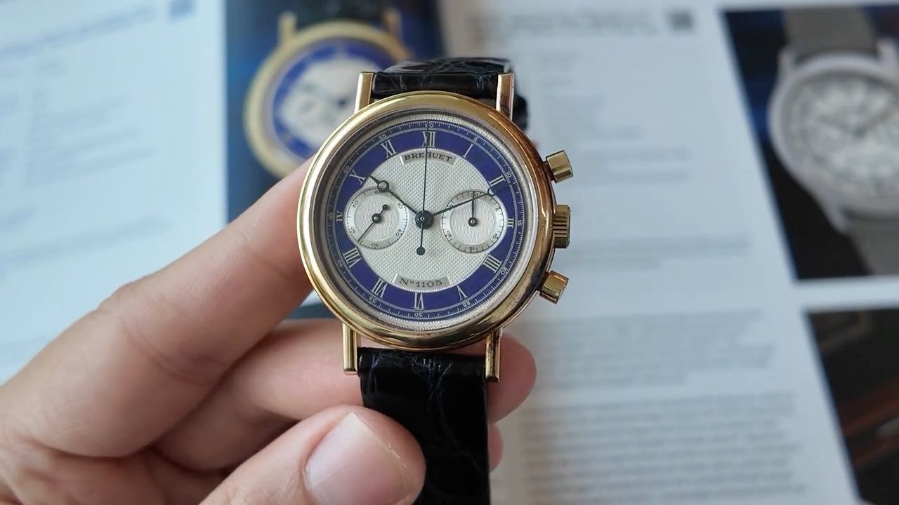 Mặt số Breguet 3237 với vòng lapis lazuli xanh