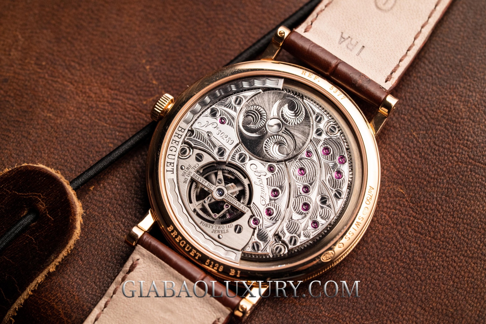 Breguet Classique Tourbillon Extra-Plat 5377: mỏng 7,1 mm: calibre tự động siêu mỏng 581 DR với rotor ngoại vi