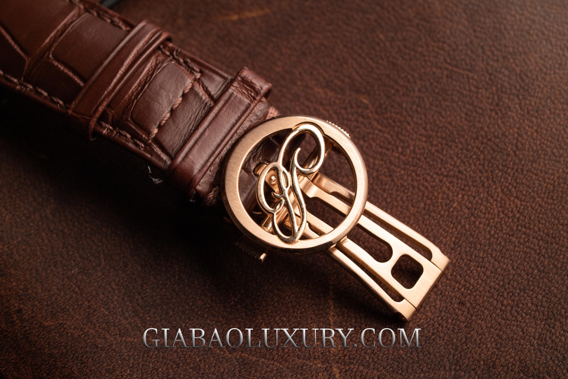 Breguet Classique Tourbillon Extra-Plat 5377: mỏng 7,1 mm: khóa gập vàng hồng của Breguet Classique 5377