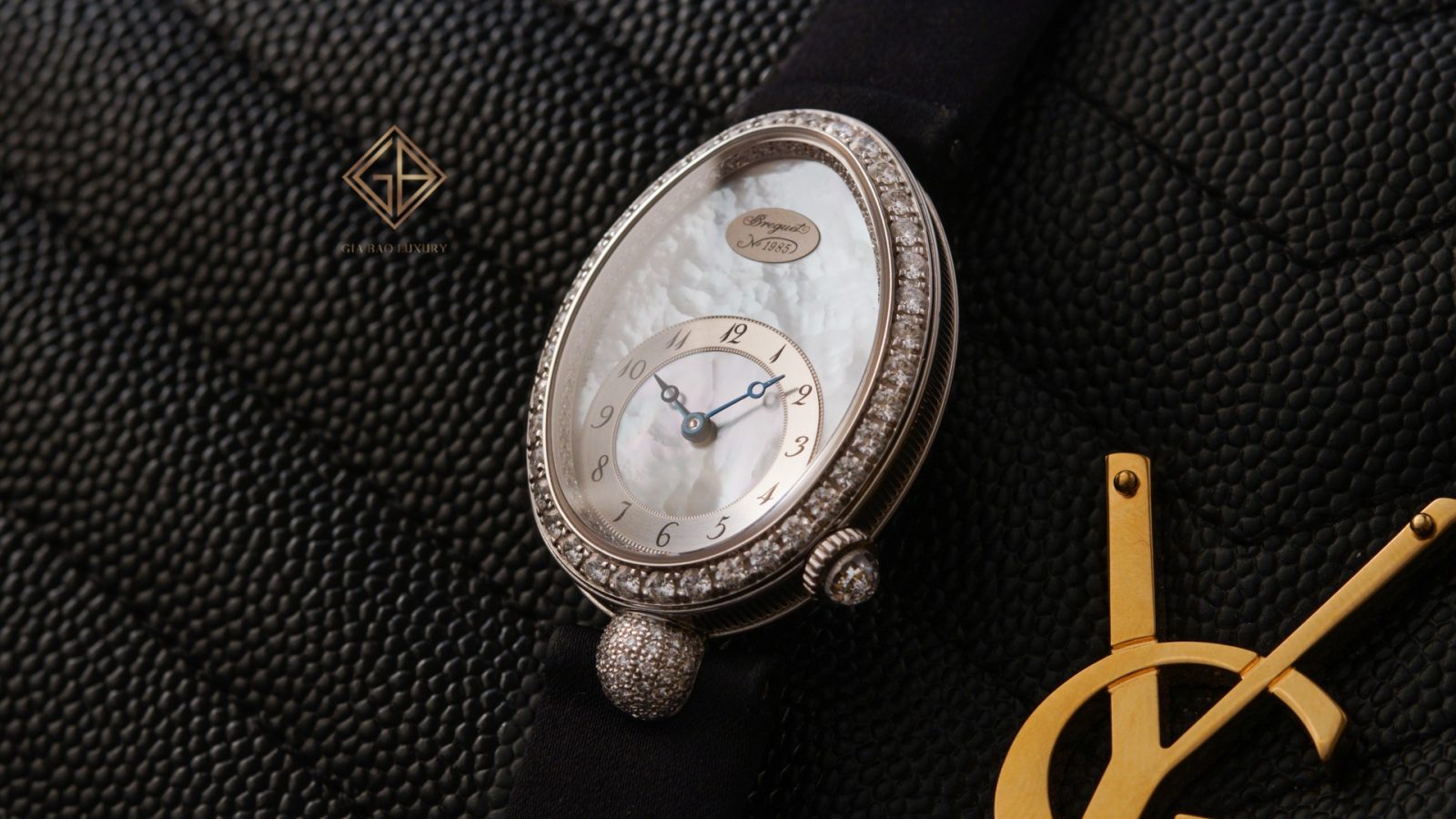 Breguet Reine de Naples 8928BB: vỏ oval và calibre 586/1