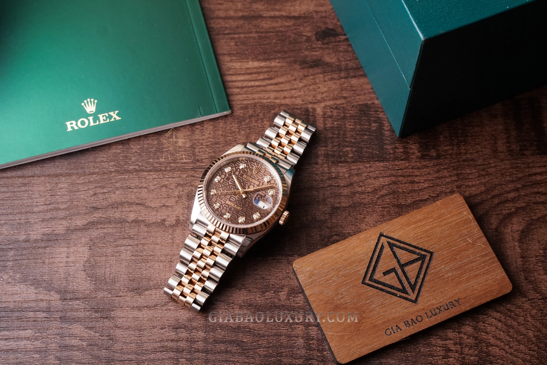 Các dòng đồng hồ Rolex: phân loại theo chức năng: Rolex Datejust đại diện nhóm đồng hồ cổ điển có lịch ngày