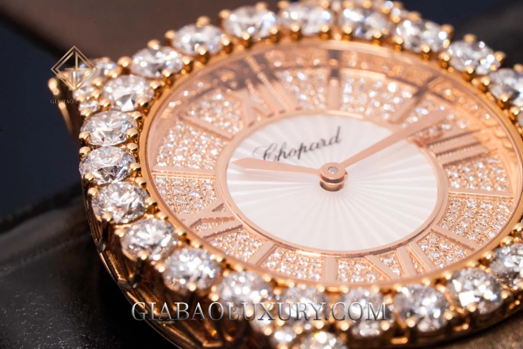 Chopard L’Heure du Diamant 139419/5101: kết cấu mở ở sườn vỏ vàng hồng