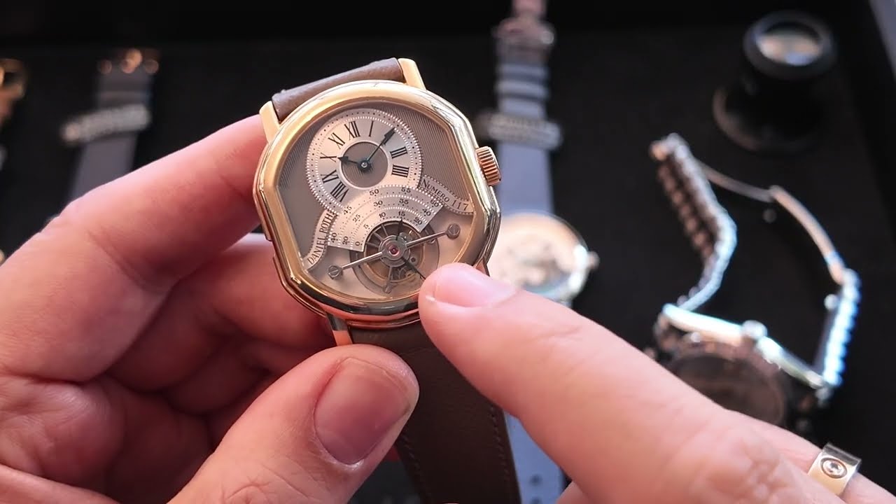 Tourbillon và kim giây ba nhánh trên Daniel Roth C187