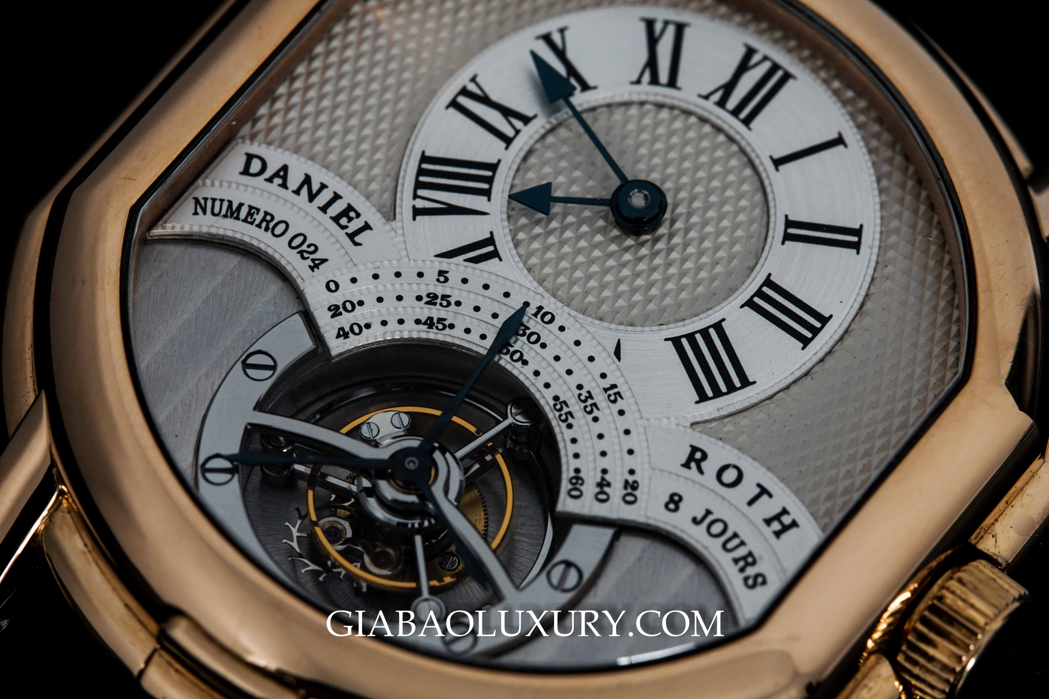 Đồng hồ Daniel Roth với lồng tourbillon