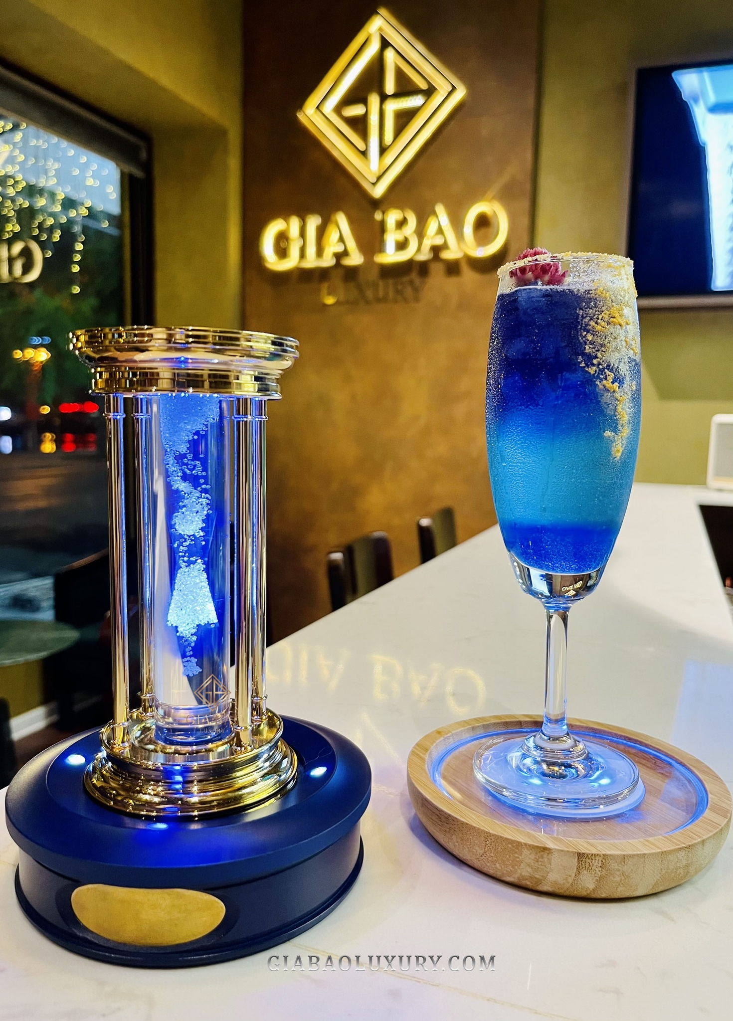 Kim cương thô chuyển động bên trong De Beers Starburst Diamonds 2000