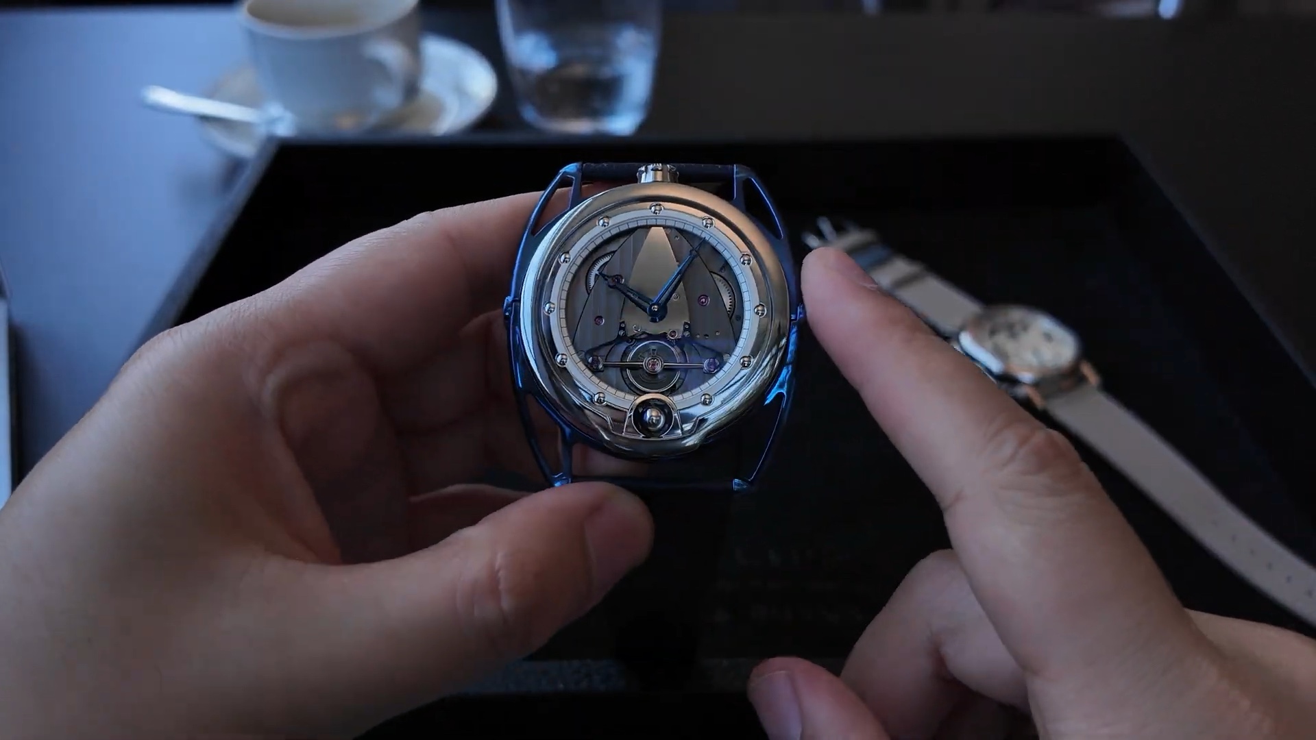 Mặt trước semi-skeletonized De Bethune DB28 No. 025