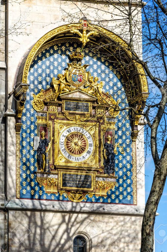 Đồng hồ công cộng cổ tại Conciergerie ở Paris