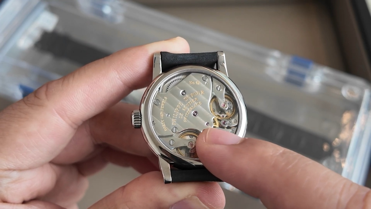 Bộ máy Philippe Dufour Duality No. 1 khắc chữ Le Sentier Switzerland và No 01