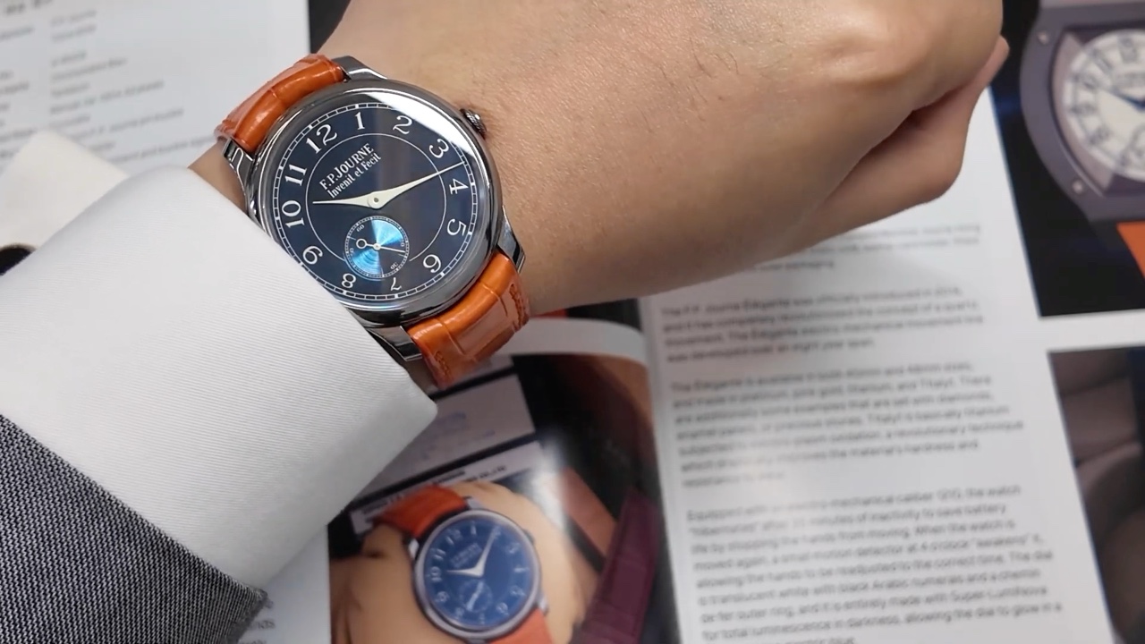 F.P. Journe Chronomètre Bleu 39 mm trên cổ tay